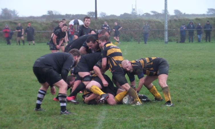 St Davids look to carry at the base of a ruck